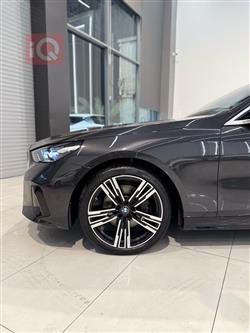 بی ئێم دەبڵیو سیریەس 5